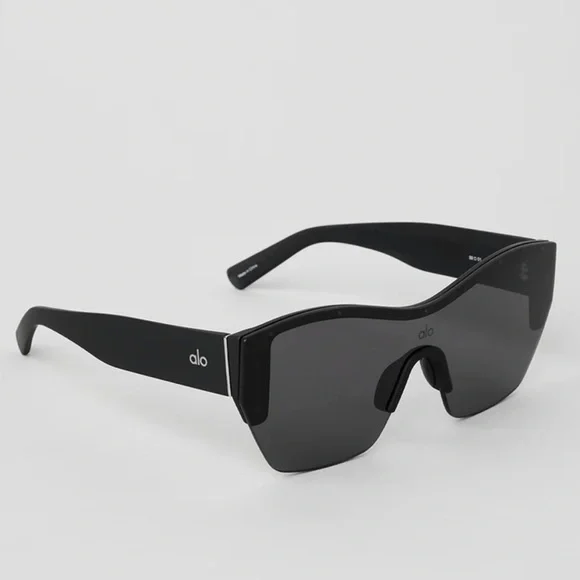 Alo Yoga Stunner Sunglasses Black - Picture 2 of 11